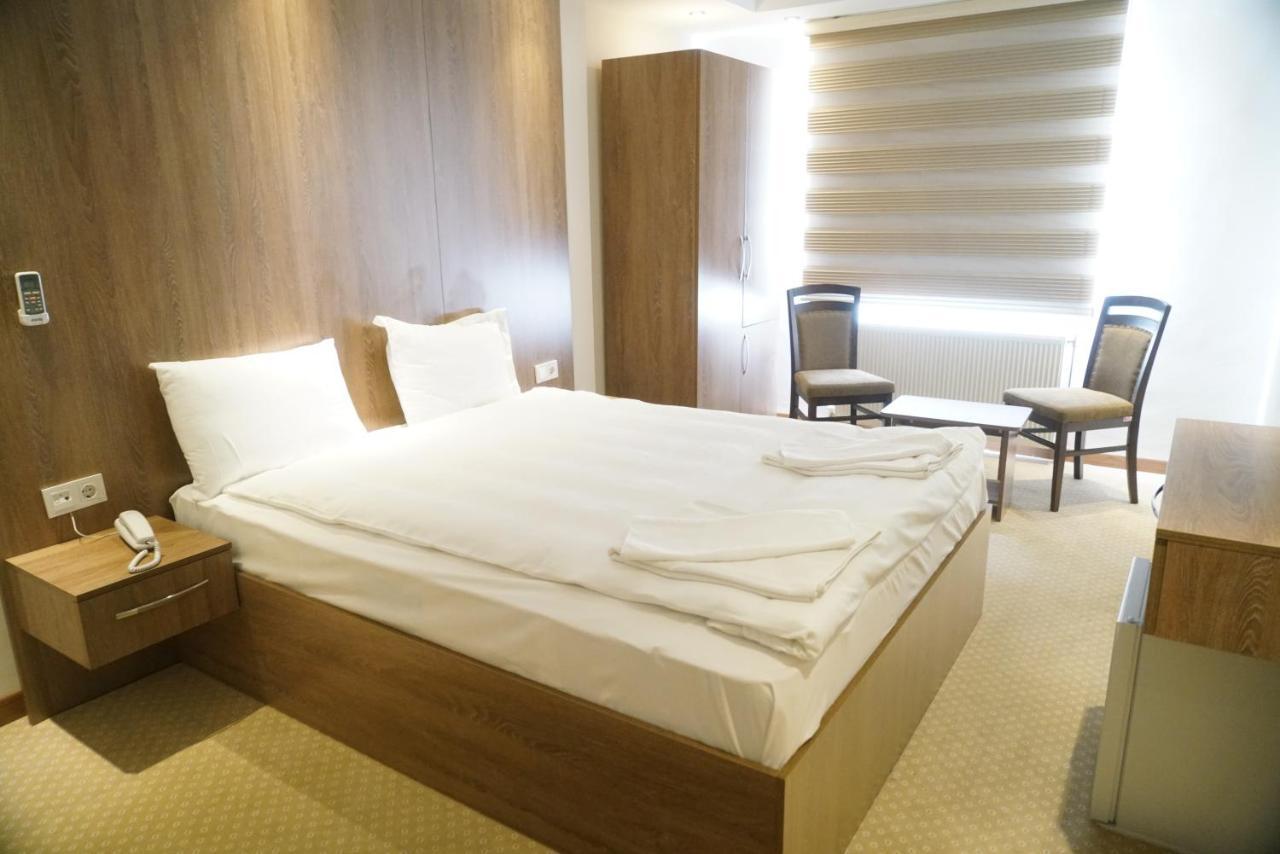 Ny World Hotel Istanbul Bagian luar foto