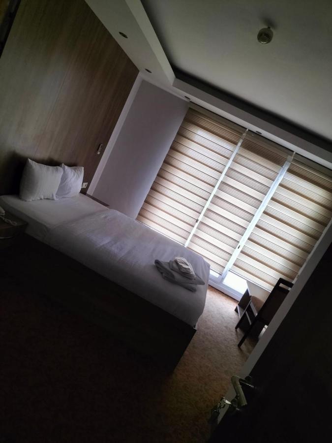 Ny World Hotel Istanbul Bagian luar foto
