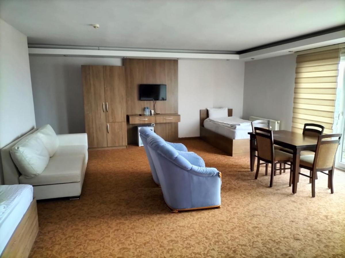 Ny World Hotel Istanbul Bagian luar foto