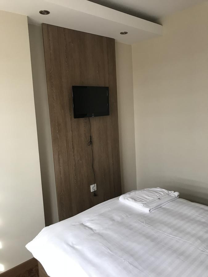 Ny World Hotel Istanbul Bagian luar foto