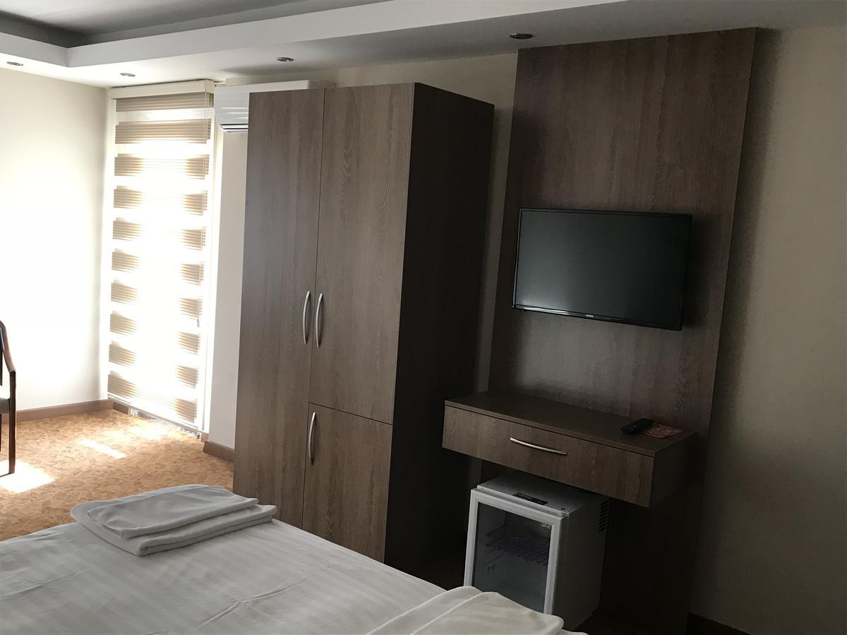 Ny World Hotel Istanbul Bagian luar foto