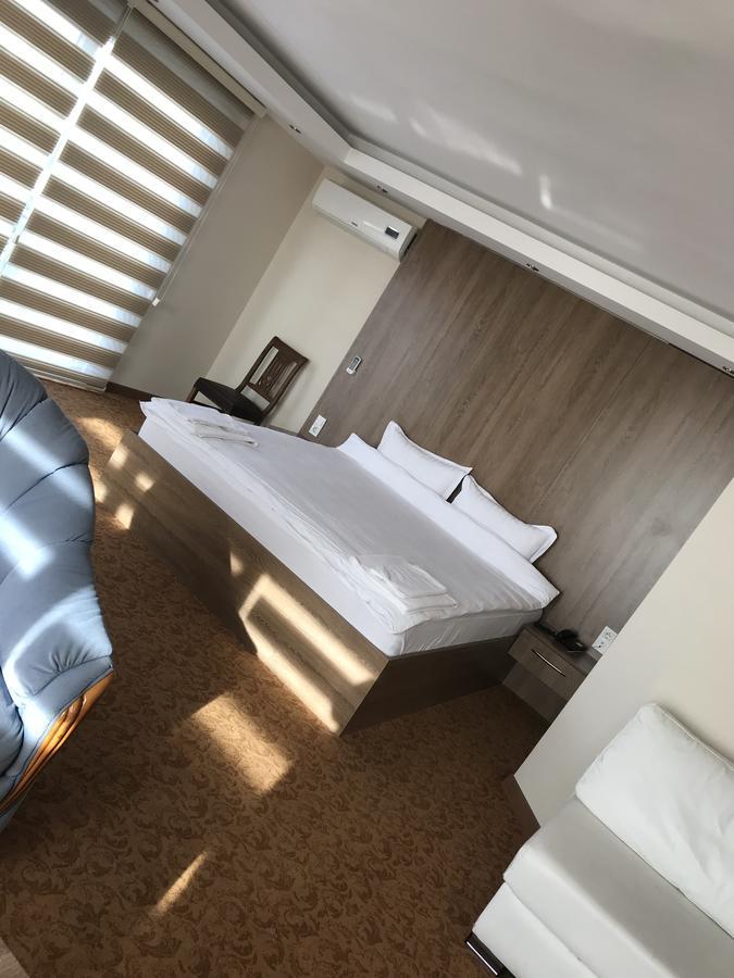 Ny World Hotel Istanbul Bagian luar foto